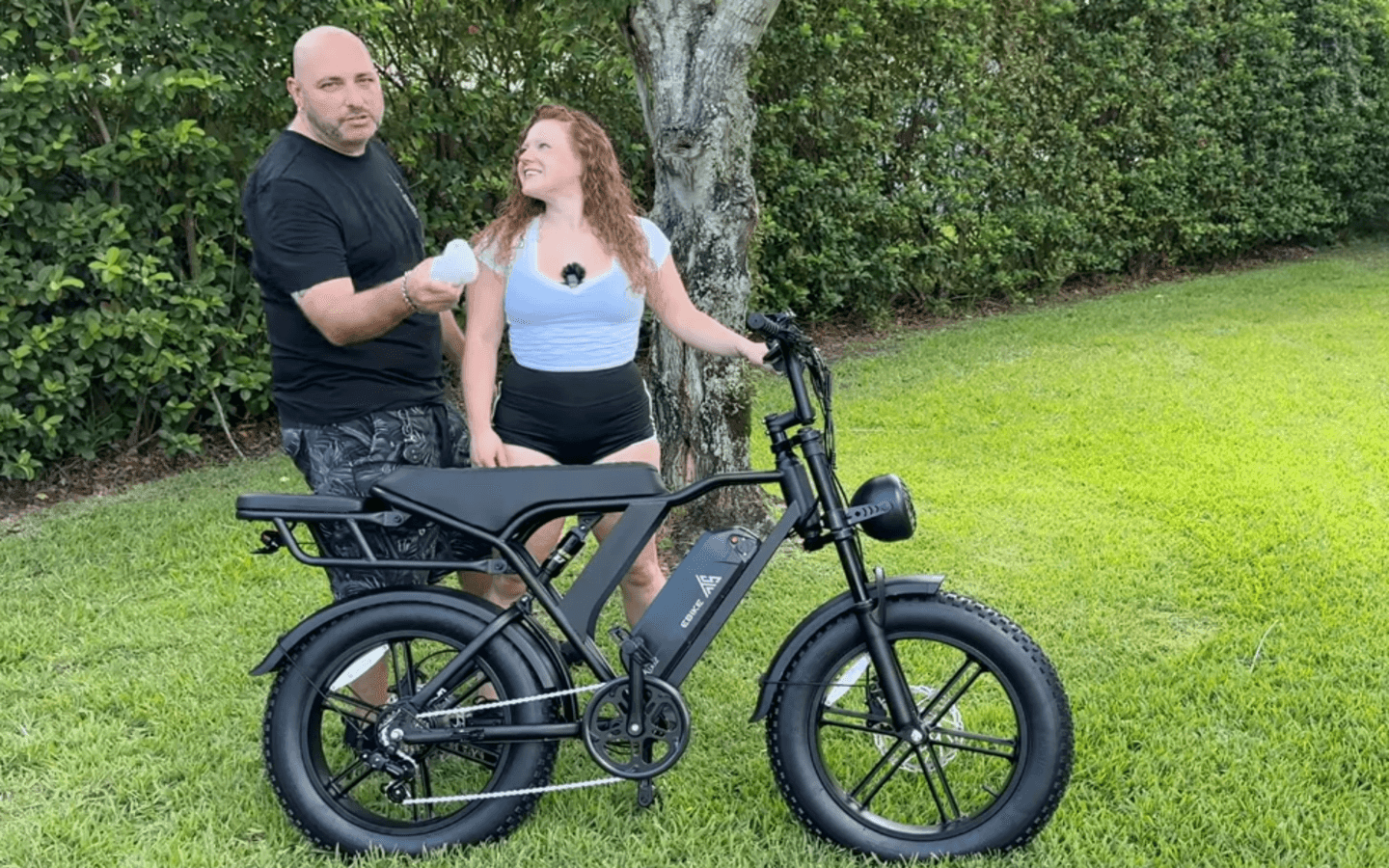 Moped-Style Electric Bikes vs. Traditional E-Bikes: Choosing the Right Ride for Your Lifestyle - TST Ebike
