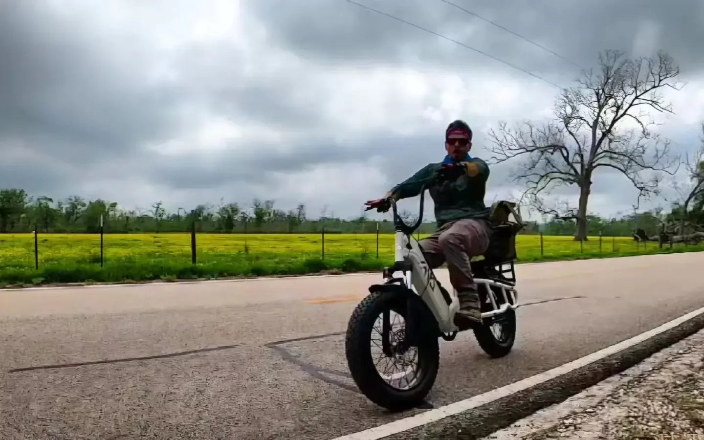 what-is-an-electric-moped-bicycle-and-how-does-it-redefine-urban-mobility