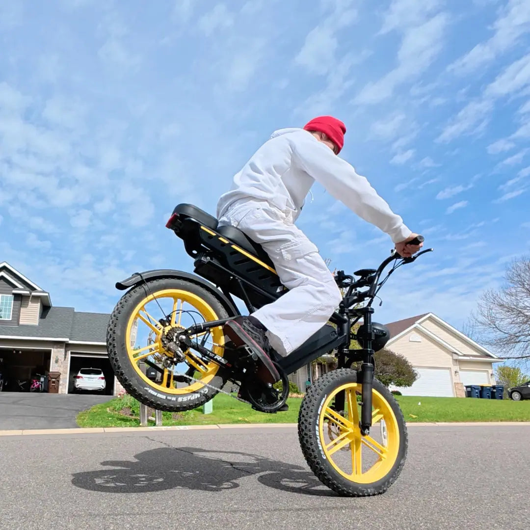 TST R9 1500W Full-Suspension Moped Style Electric Bike (2026 Model)